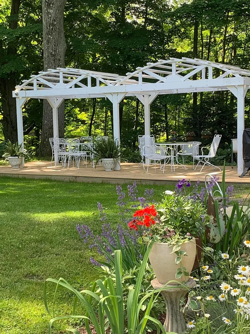 Two gazebos with gardens at the Vintage Inn