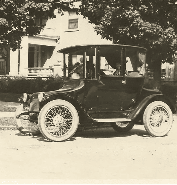 Historic Electric car from the Cartier Mansion